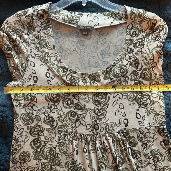 Tan floral dress Apt 9 flowing & flattering side Large - Picture 6 of 15